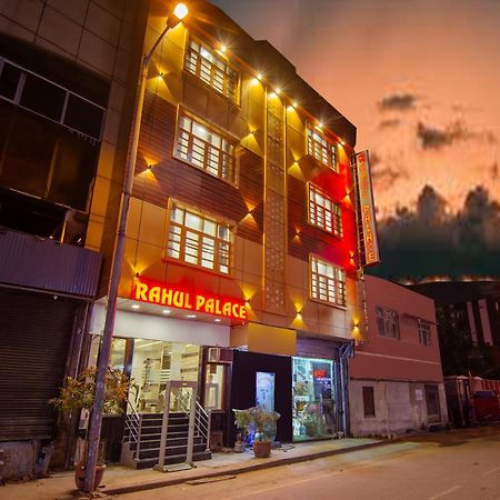 Rahul Palace By Golden Tree Near Metro Station And Ajmal Khan Market نيودلهي المظهر الخارجي الصورة