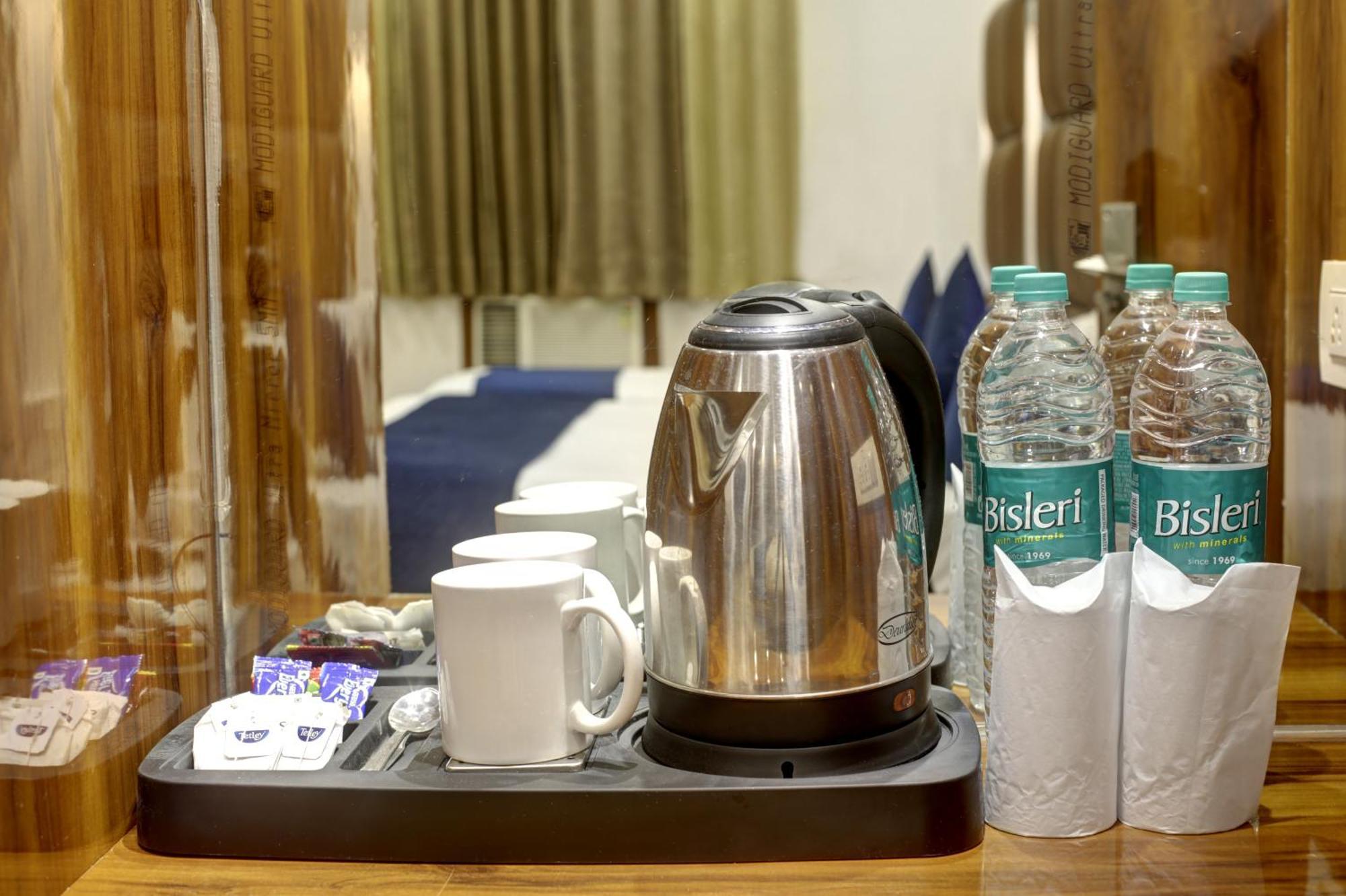 Rahul Palace By Golden Tree Near Metro Station And Ajmal Khan Market نيودلهي المظهر الخارجي الصورة