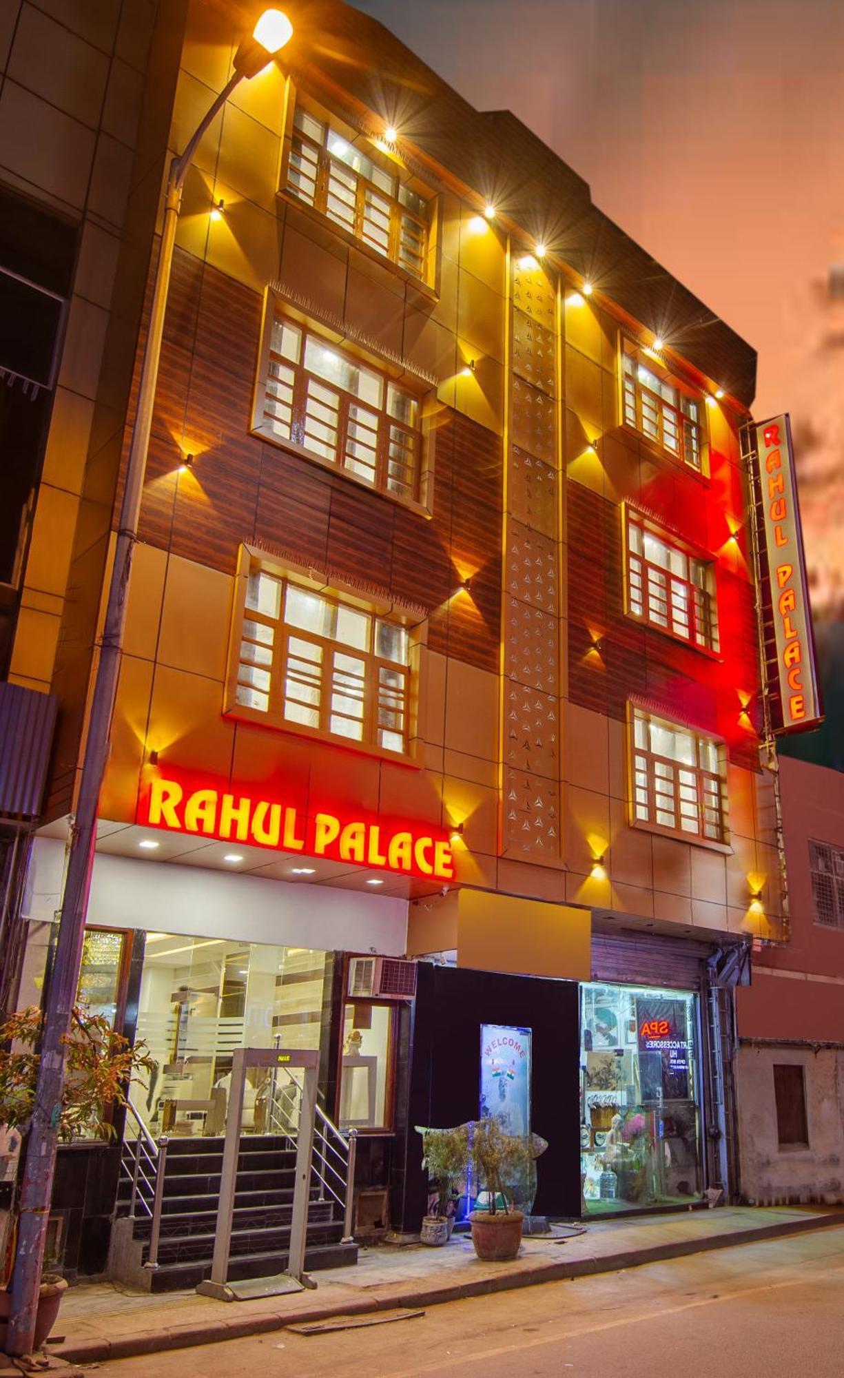 Rahul Palace By Golden Tree Near Metro Station And Ajmal Khan Market نيودلهي المظهر الخارجي الصورة