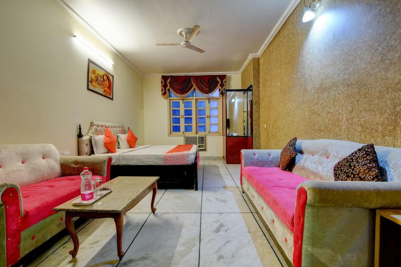 Rahul Palace By Golden Tree Near Metro Station And Ajmal Khan Market نيودلهي المظهر الخارجي الصورة