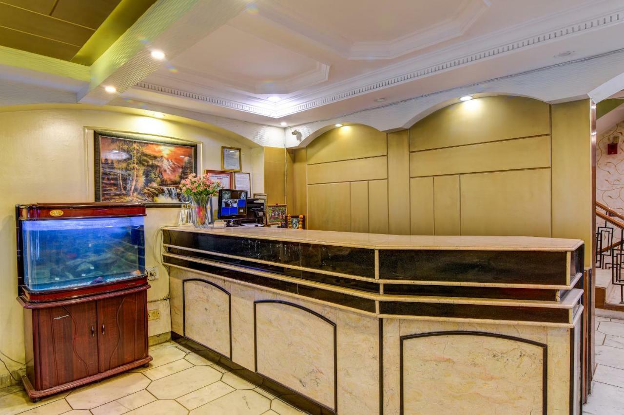 Rahul Palace By Golden Tree Near Metro Station And Ajmal Khan Market نيودلهي المظهر الخارجي الصورة