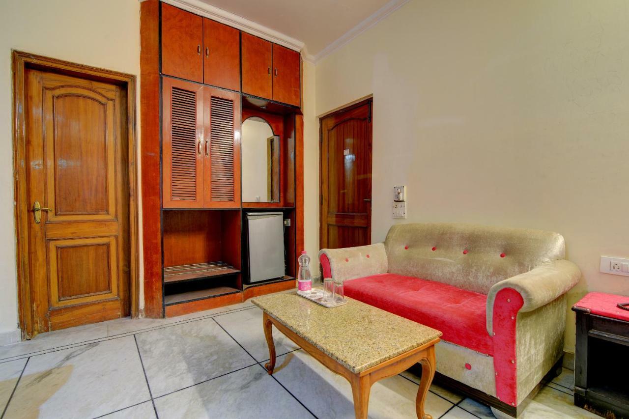 Rahul Palace By Golden Tree Near Metro Station And Ajmal Khan Market نيودلهي المظهر الخارجي الصورة