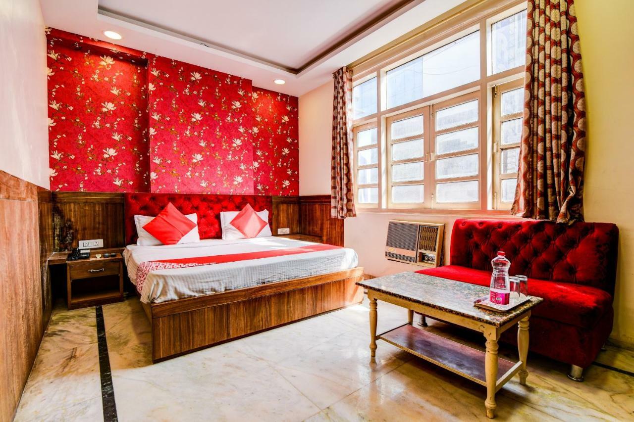 Rahul Palace By Golden Tree Near Metro Station And Ajmal Khan Market نيودلهي المظهر الخارجي الصورة